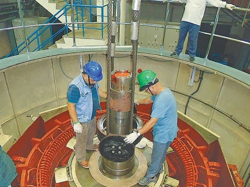 कुलेखानी आयोजनाको ५३ दिनदेखि बिग्रेको जेनेरेटर मर्मत सुरु