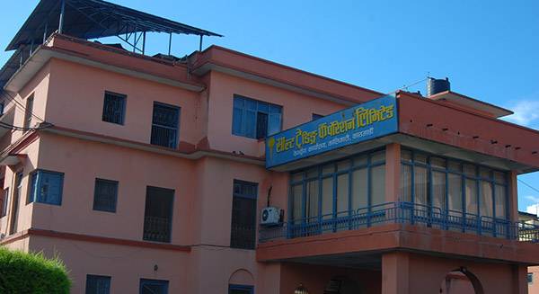 नेपाली उद्योगले साल्ट ट्रेडिङलाई किन दिँदैनन् चिनी ?