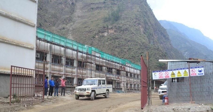 तातोपानीमा सुक्खा बन्दरगाह निर्माण तीव्र