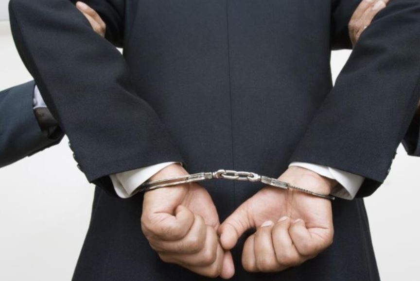 उपसचिव तिम्सिनासहित ४ कर्मचारी पक्राउ