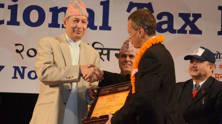 धेरै कर तिर्ने १५ संस्था तथा व्यक्तिलाई सम्मान
