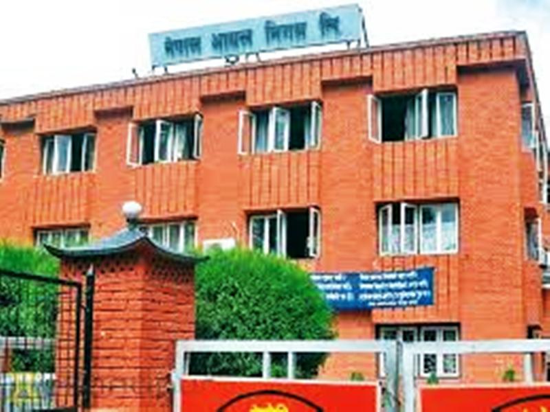 पेट्रोल, डिजेलको मुल्य दुई रुपैयाँले घट्यो