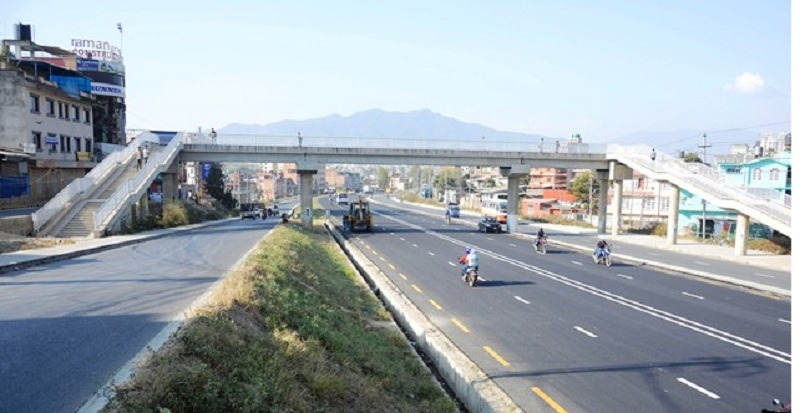 कोटेश्वर–कलङ्की सडक खण्डमा अझै बनेन ‘सर्भिस ट्रयाक’