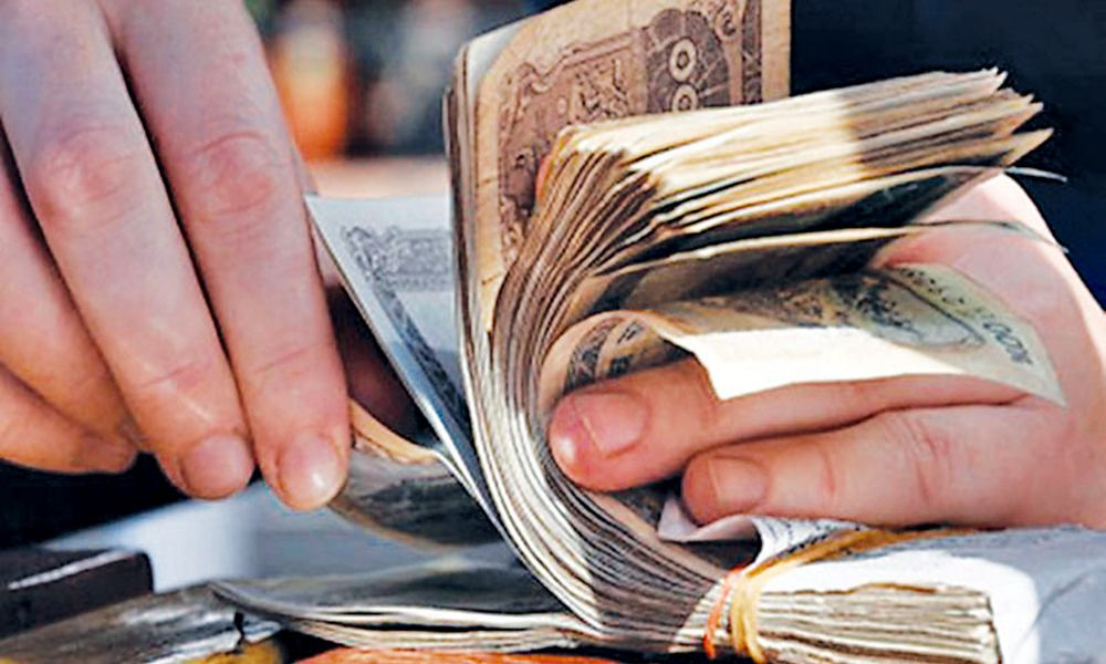 ऋण लिएर दसैं