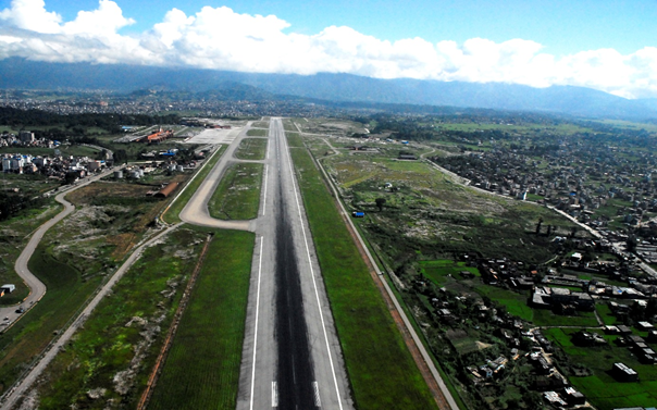 त्रिभुवन विमानस्थलमा पार्किङका क्रममा श्री र यतीको जहाज ठोक्कियो