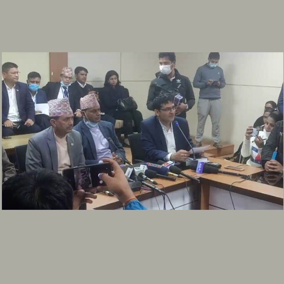 कोरोना संक्रमित युवतीसँगै आएका एक युवा सम्पर्कमा, चिकित्सकको टोली जादैं