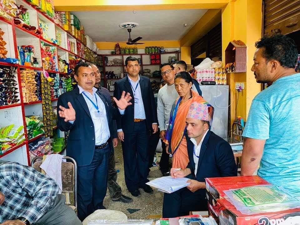 म्याग्दे गाउँपालिकाद्वारा बजार अनुगमन तिब्र , म्याद सकिएका सामान बरामद