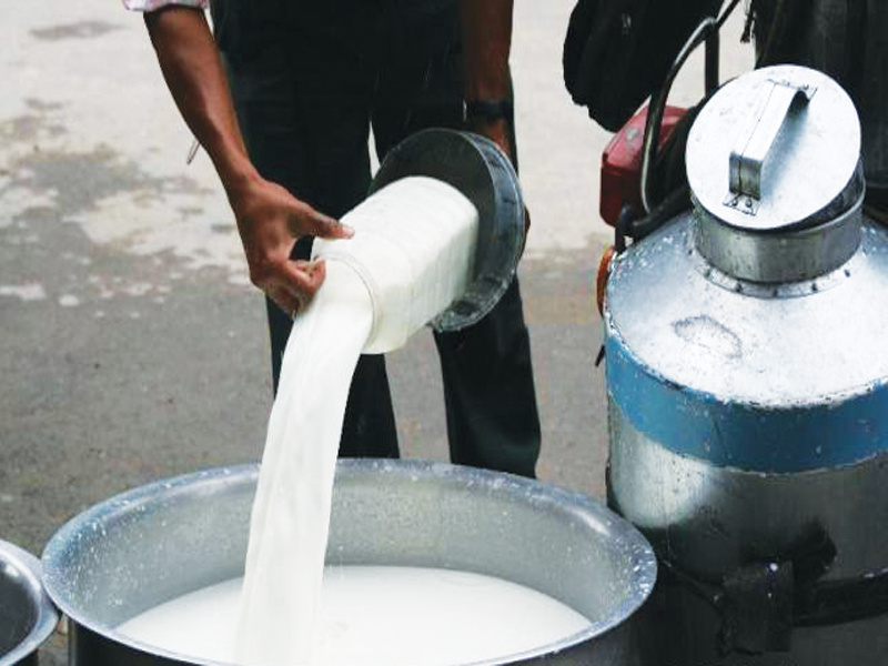 दूधको मूल्यवृद्धि स्थगन, अध्ययन गरेर मूल्य समायोजन गर्ने सहमति