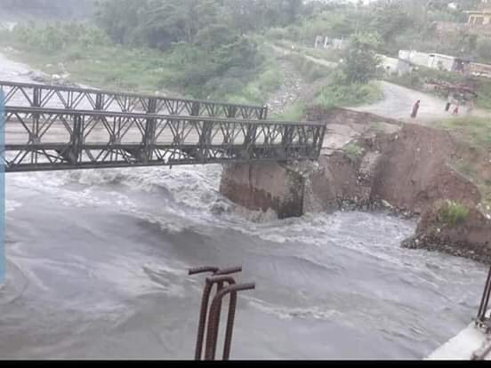 मर्स्याङ्दी नदिको कटानका कारण सडक अवरुद्ध