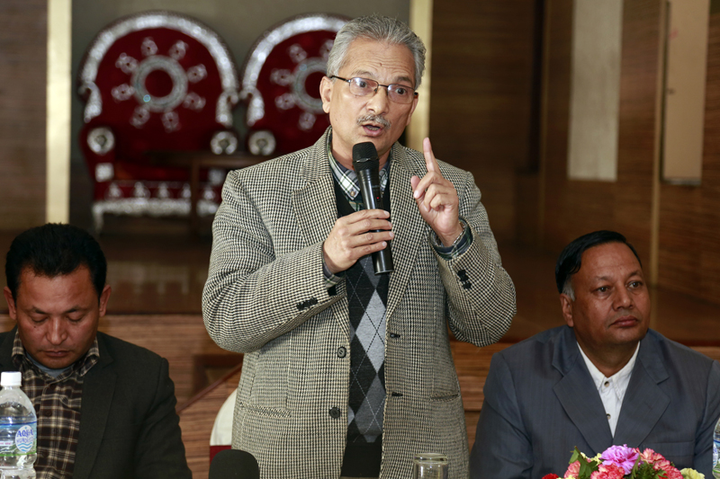 ओलीलाई प्रधानमन्त्री पदबाट हटाएर देशलाई बचाऔँ : बाबुराम भट्टराई