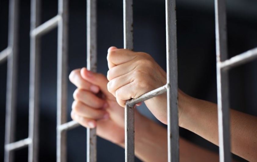 वयस्क साइटमा तस्बिर पोस्ट गर्ने म्यानमारकी मोडललाई ६ वर्ष जेल