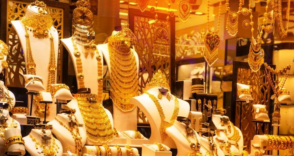 सुनको मूल्य आज पनि घट्यो, कति पुग्यो सुनको मूल्य ?