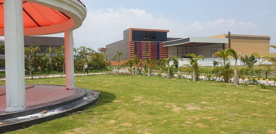 धुलाबारीमा ५ तारे स्तरको मेची क्राउन होटेलले थाल्यो सेवा