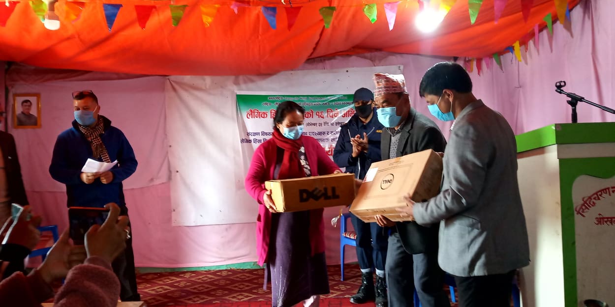 जिल्लाको एक मात्र नर्सिङ विद्यालयलाई सिद्धिचरणको सहयोग