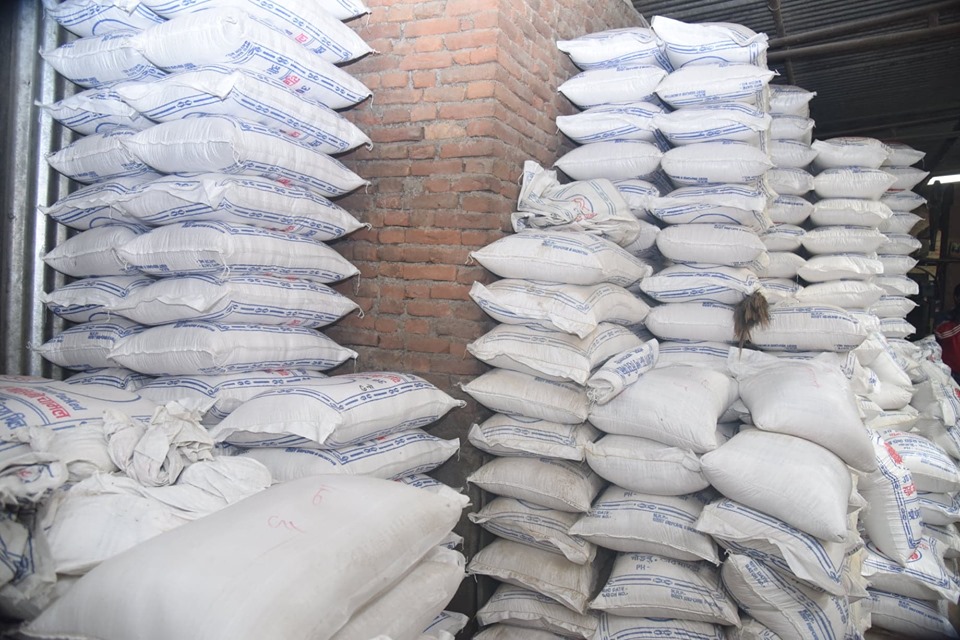 टेण्डर नपरेपछि ढुवानी भएन चामल