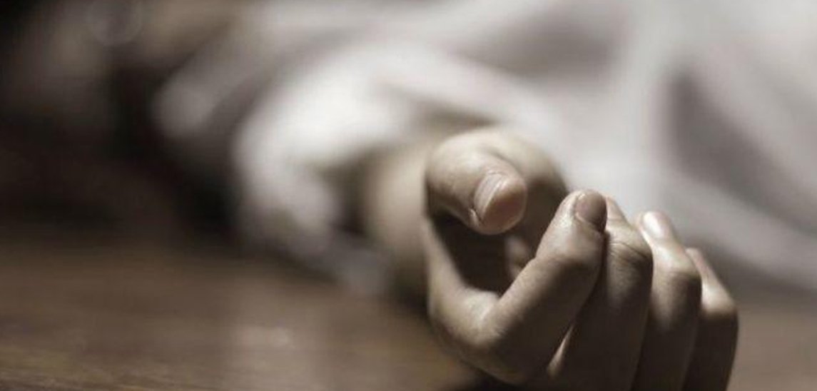 रोकिराखिएको जिप गुडेर खोलामा खस्दा २ जनाको मृत्यु