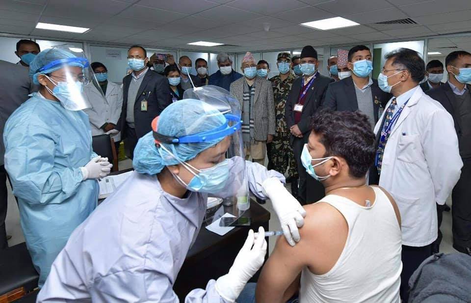 तीन दिनमा ४६ हजार बढी फ्रन्टलाइनरले लगाए कोरोना खोप