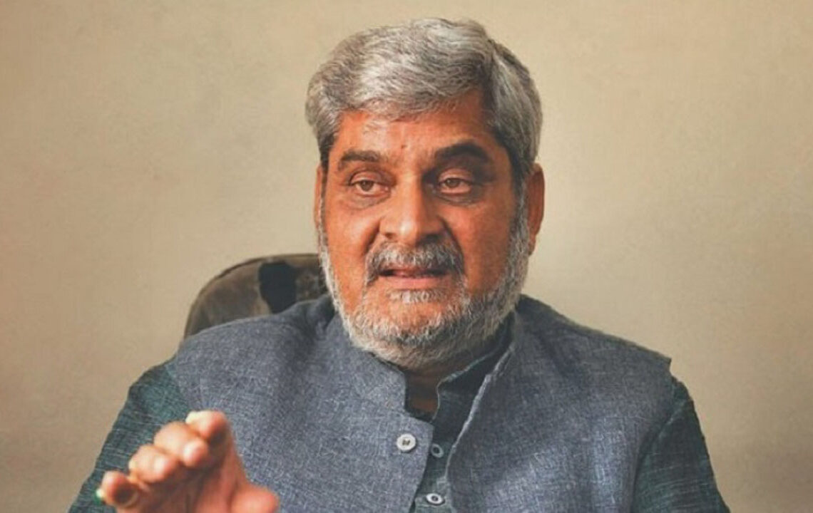 कोरोना नियन्त्रणका लागि स्वास्थ्य सङ्कटकालबारे छलफल भइरहेको छ : स्वास्थ्यमन्त्री त्रिपाठी