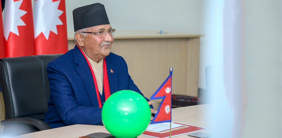 कांग्रेस–माओवादीले बहुमत जुटाउन नसकेपछि राष्ट्रपतिद्वारा एमाले अध्यक्ष ओलीलाई प्रधानमन्त्री नियुक्त