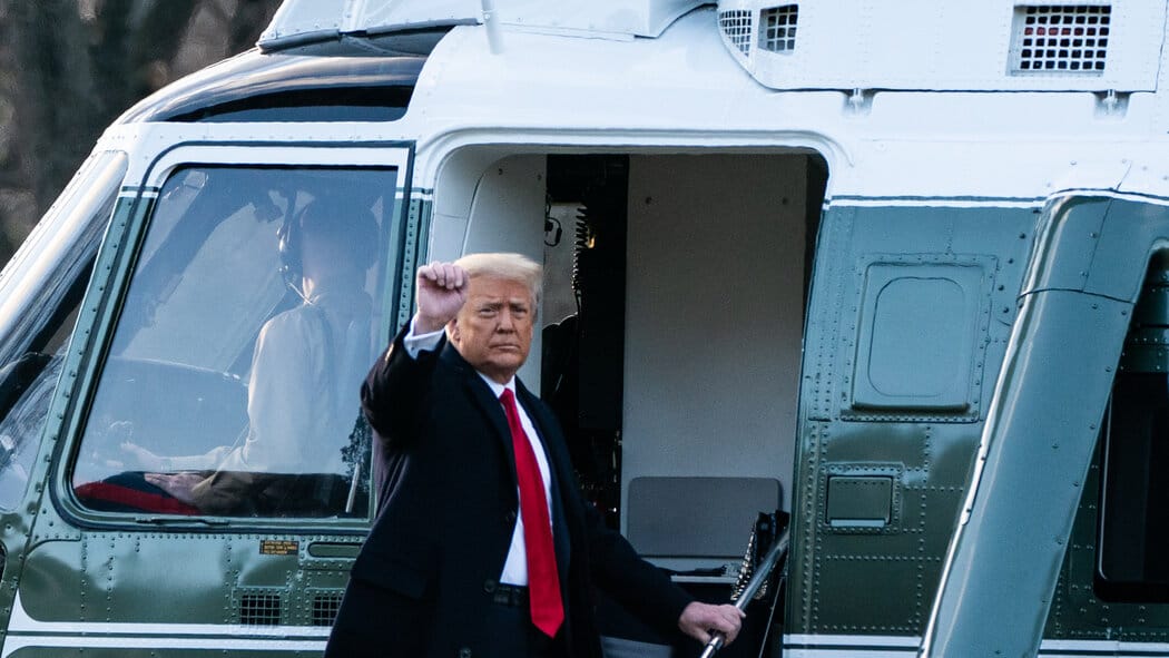 पूर्वअमेरिकी राष्ट्रपति ट्रम्प कडा सुरक्षा घेराका बीच अदालतमा उपस्थित हुँदै