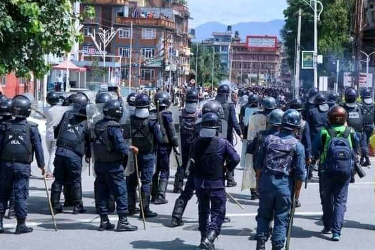 विद्यार्थीको प्रदर्शनमा अढाइ सय सुरक्षाकर्मी