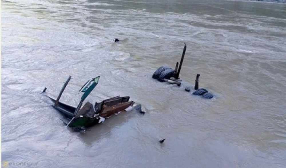 त्रिशूलीमा सिमेन्ट बोकेको ट्रक खस्यो, २ जनाको मृत्यु