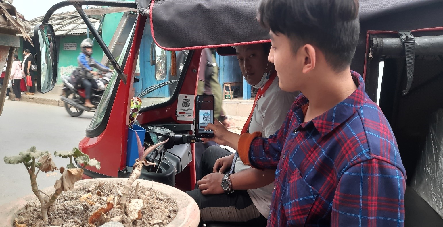 मुक्तिनाथ  विकास बैंकको क्यूआर सेवा अटो रिक्सामा पनि सूरु