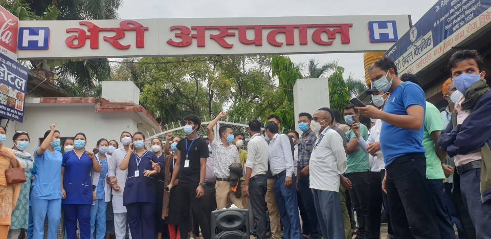 भेरी अस्पतालका चिकित्सकमाथि आक्रमण गर्नेविरुद्ध ज्यान मार्ने उद्योगको मुद्दा