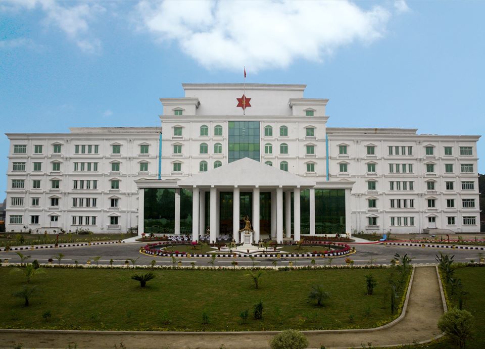 किन मनाइयो गणतन्त्र दिवस जंगी अड्डामा ?