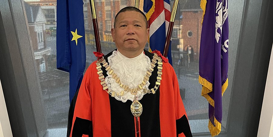 लण्डनको हनस्लो बरो काउन्सिलको मेयरमा नेपाली मूलका गुरुङ निर्वाचित