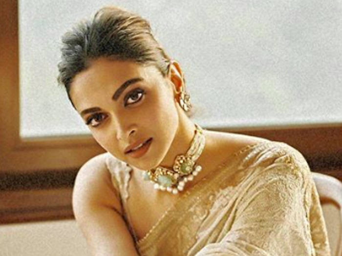 अभिनेत्री दीपिका पादुकोणलाई कोरोना  संक्रमण