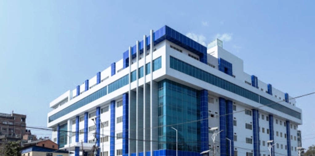 वीर अस्पतालको सर्जिकल भवनमा कोरोना संक्रमितका लागि १८ वटा आइसीयू बेड थप गरिँदै