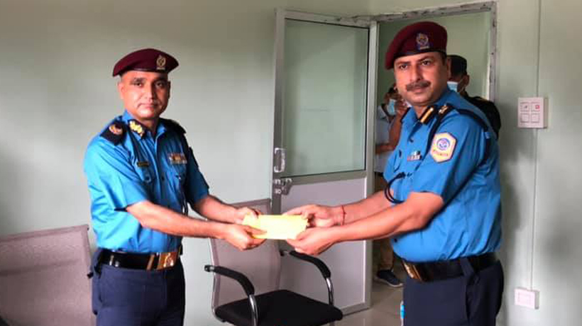 प्रभावकारी अनुसन्धान गरेको भन्दै कैलालीका प्रमुख प्रहरी उपरीक्षक विश्व अधिकारी पुरस्कृत