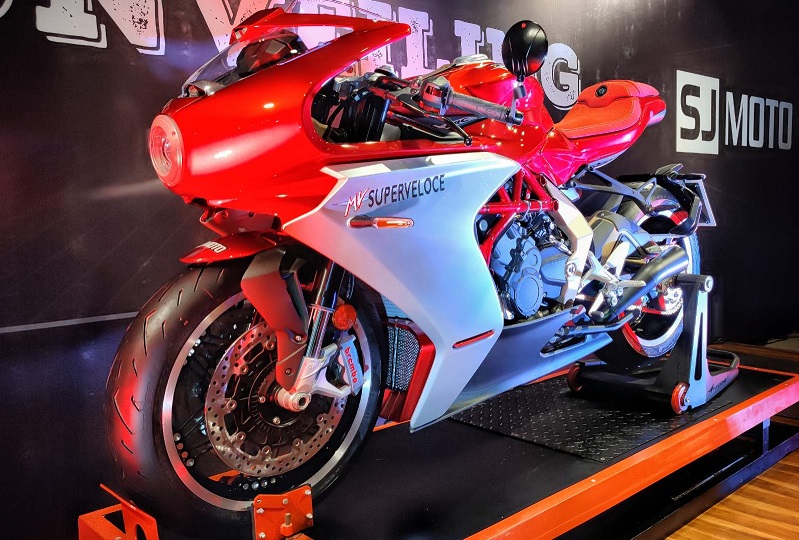 इटालियन मोटरसाइकल ‘एम भी अगस्टा सपुर भेलोचे सिरी ओरोको ‘नेपालमा सार्वजनिक