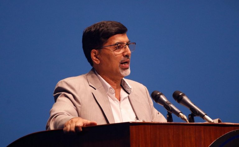 १६ खर्ब ३२ अर्बको प्रतिस्थापन बजेट : राजनीतिक दलबीच ढुकुटी बाँड्ने होडबाजी