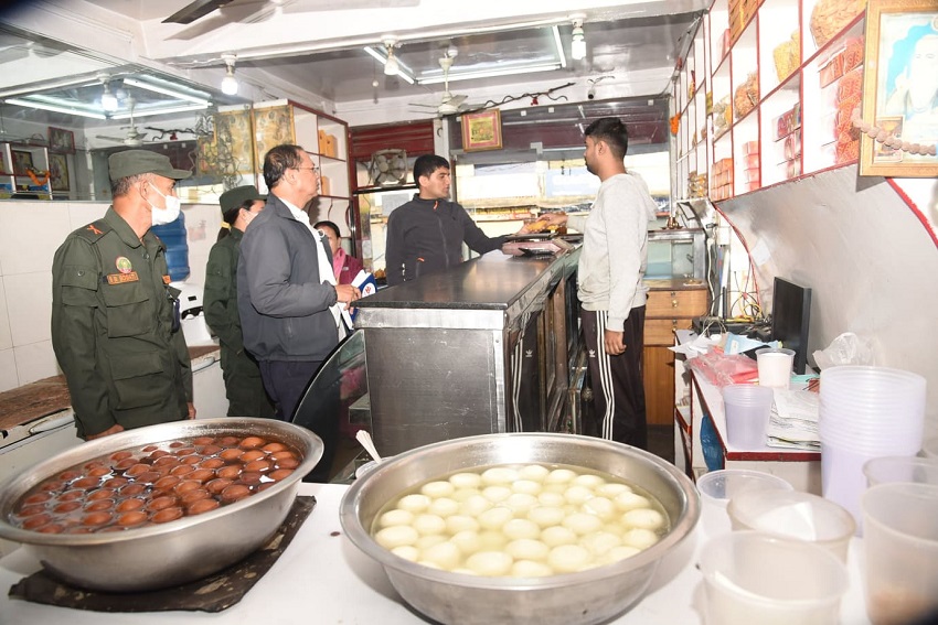 काठमाडौँ महानगरको तिहार लक्षित अनुगमन सुरु : चावहिलका २ पसललाई जरिवाना