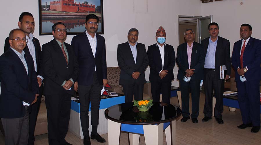 ब्याजदर स्थिर रहन्छ : गभर्नर महाप्रसाद अधिकारी