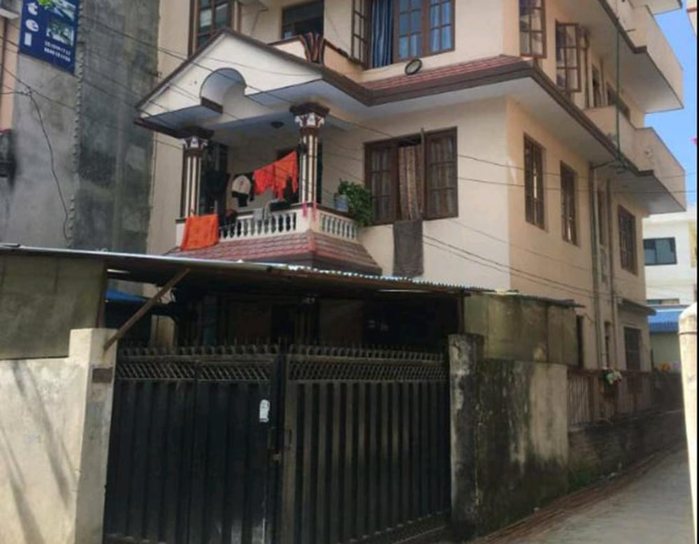 काठमाडौं मा बस्दै गरेको घर 