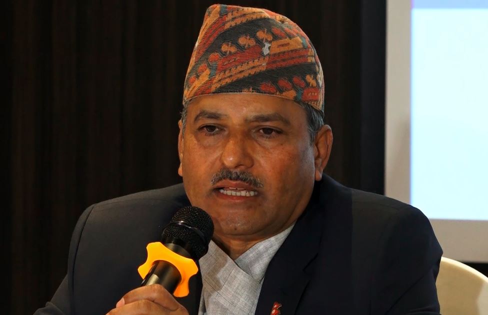 आयातित वस्तुमा ५० प्रतिशतभन्दा बढी लोन प्रवाहले बैंकको तरलतामा समस्या : गभर्नर अधिकारी