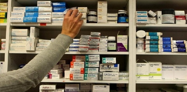 शिक्षण अस्पतालको प्राङ्गणमा म्याद गुज्रेको औषधी बेच्ने पानोर्मा फार्मेसीलाई कारबाही गर्न महानगरको पत्र 