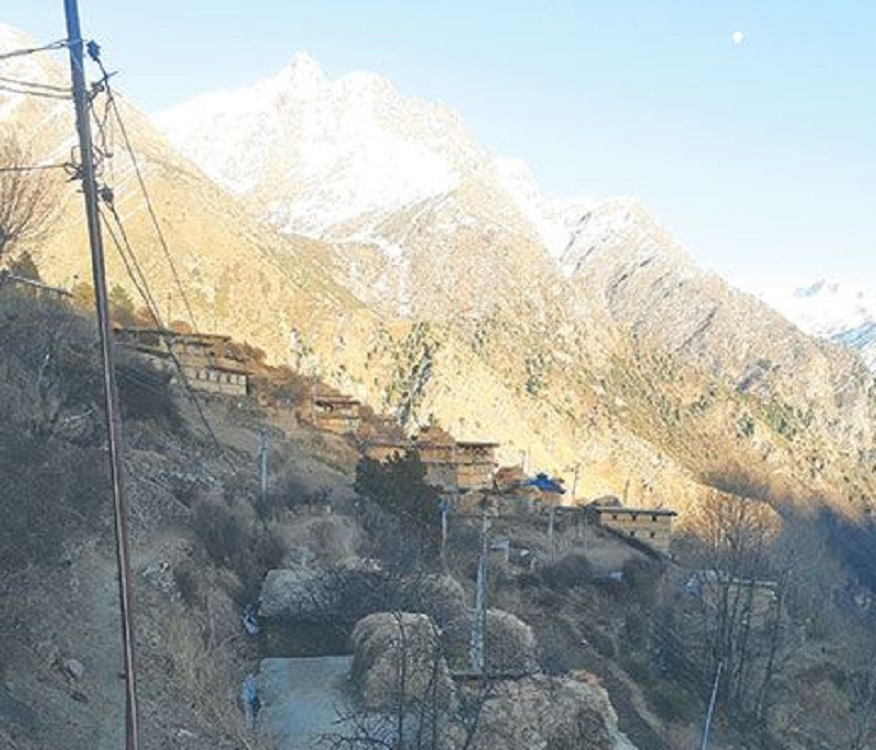 चिसाेले रित्तिँदै लेक, भरिँदै बेसी