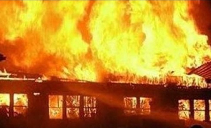 रङ्गेलीमा आगलागी हुँदा १९ घर जले, २५ परिवार विस्थापित