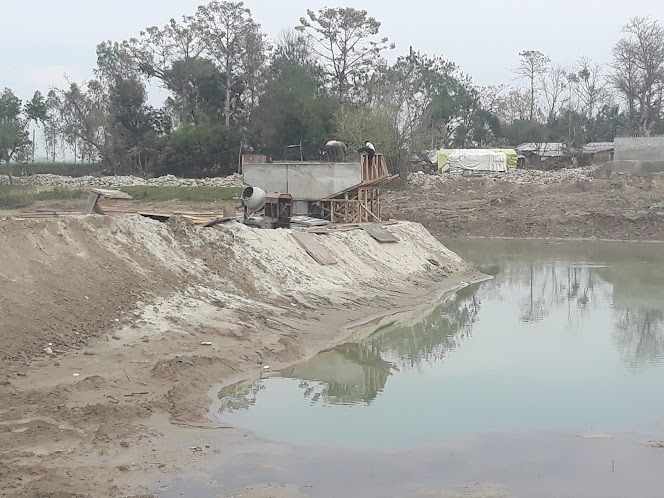 आठ बर्षसम्म बनेन कान्द्रा नदीको पुल, चैतसम्म नबने ठेकेदारलाई कालाेसूचीमा राख्ने