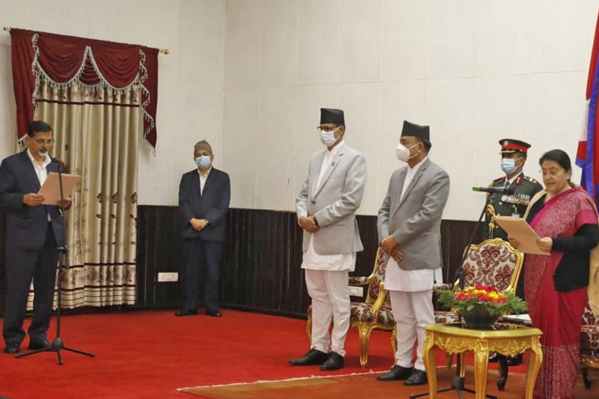 अर्थमन्त्री शर्माद्वारा शपथ ग्रहण