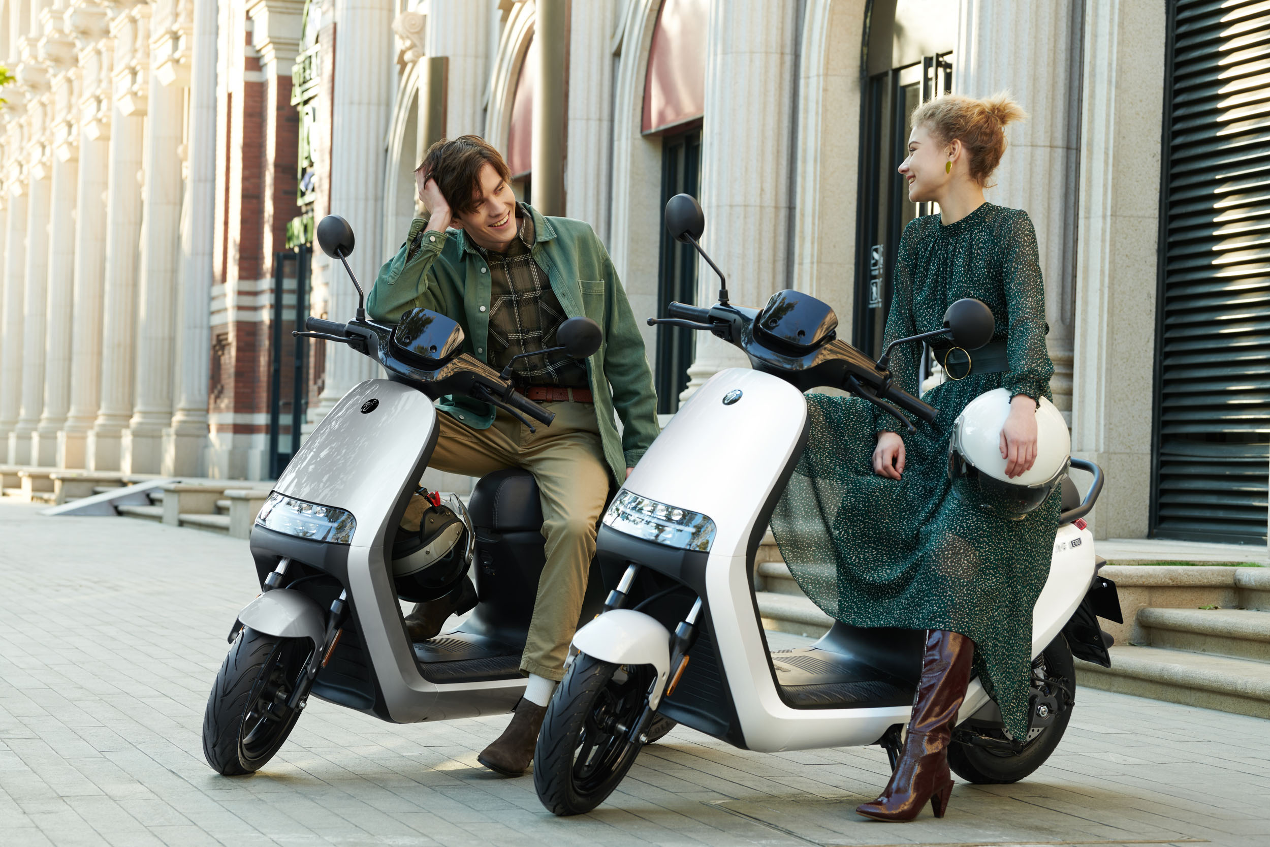 दशैँमा सेगवेको ईलेक्टीक स्कुटर किन्दा उपहारै-उपहार