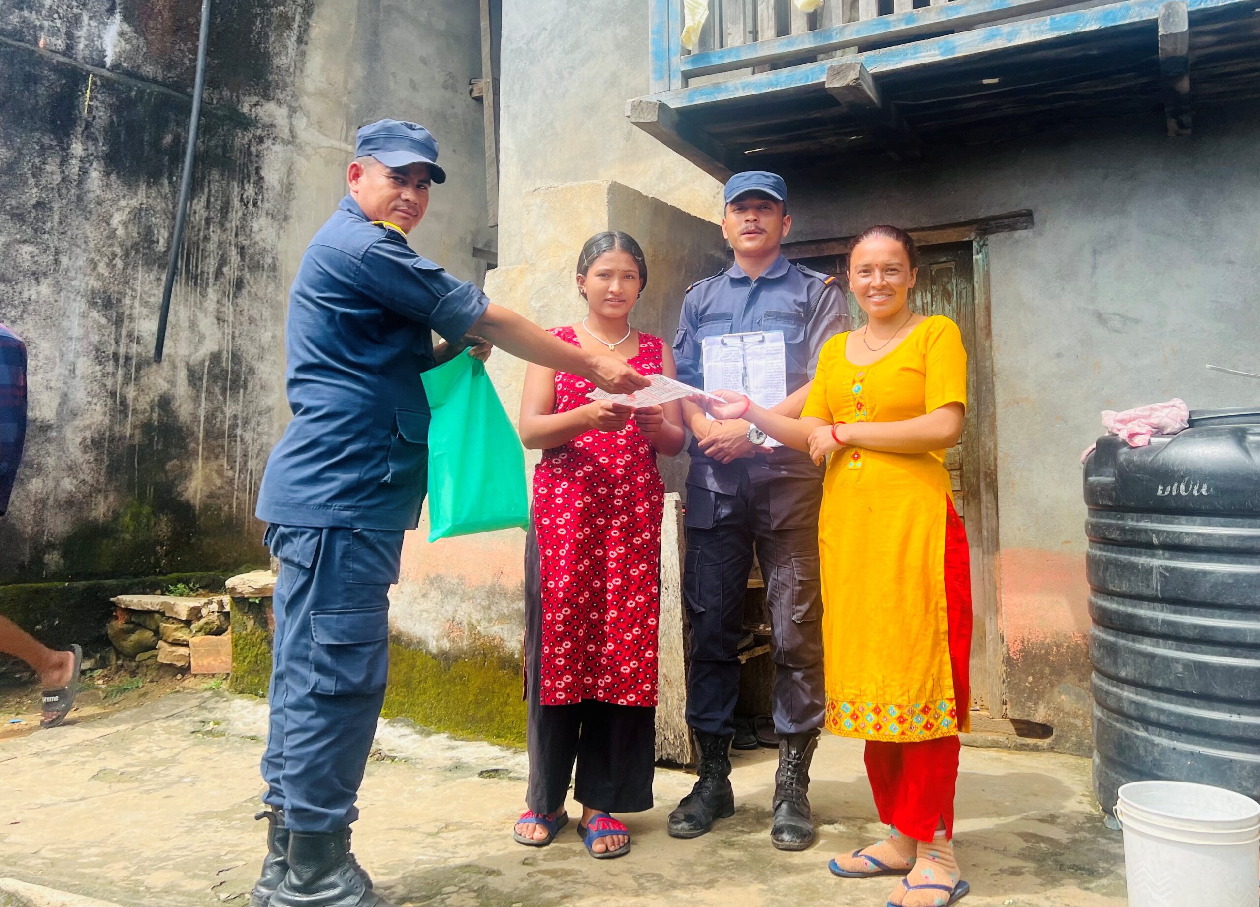 घरेलु ,लैङ्गिक हिंसा पत्रसहित प्रत्येक घरमा प्रहरी 