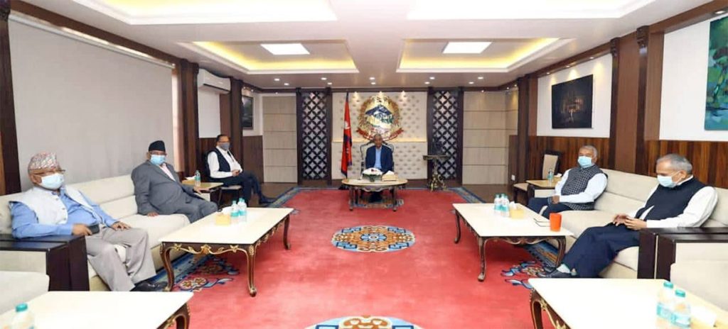 सिट बाँडफाँट गर्न पाँच दलीय गठबन्धनका शीर्ष नेताको बैठक बालुवाटारमा जारी