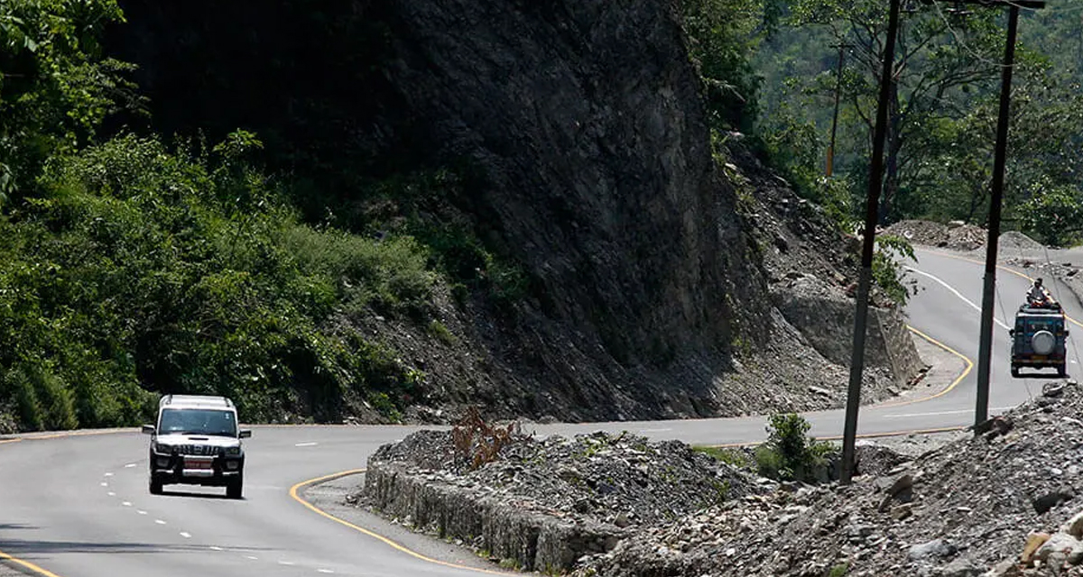 नारायणगढ–मुग्लिन सडक खण्ड दुईतर्फी खुल्यो