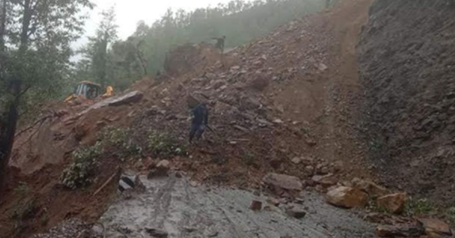 भीमदत्त र केआईसिँह राजमार्ग अवरुद्ध