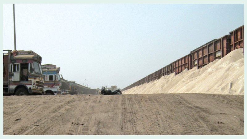 डस्टी कार्गोमा थपिँदै सकस